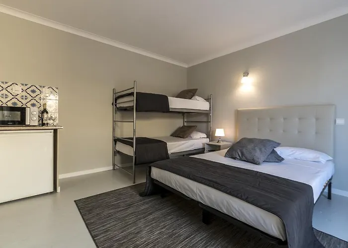 Village 게스트하우스 4*