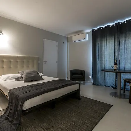 Πανσιόν Village 4*