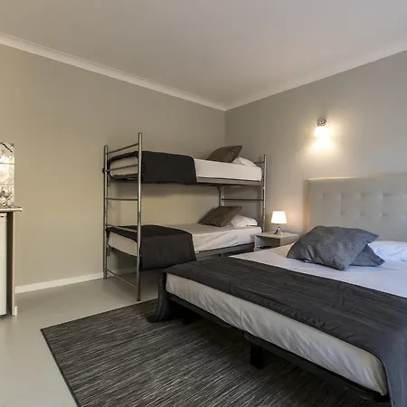 Village Πανσιόν 4*