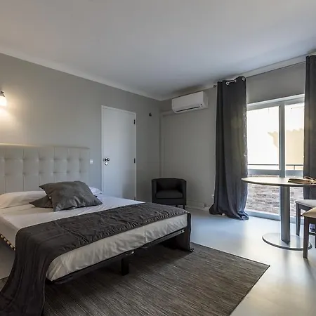 Village 4* Λάγος