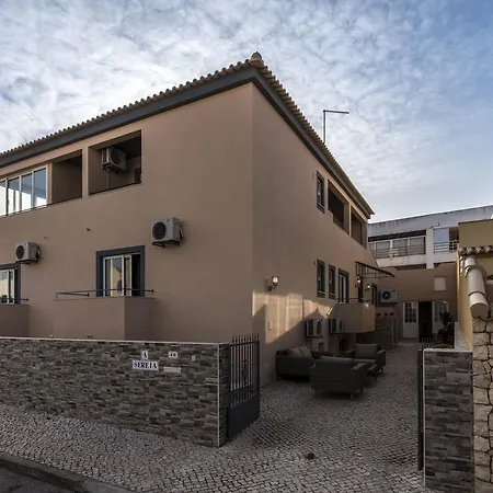 Village Πανσιόν 4*